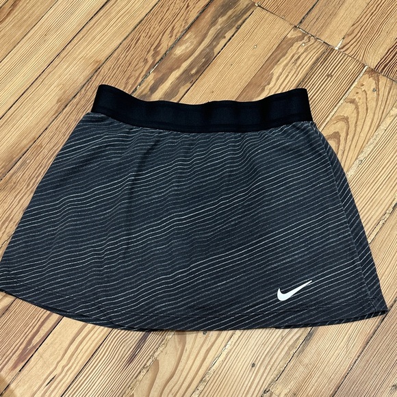 Nike Dresses & Skirts - Nike Women's Black and White Mini Skirt